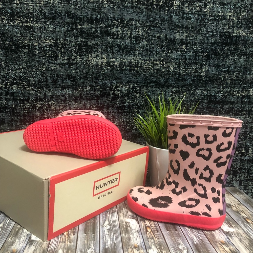 Pink printed hunter boots for girls sizes 9/10